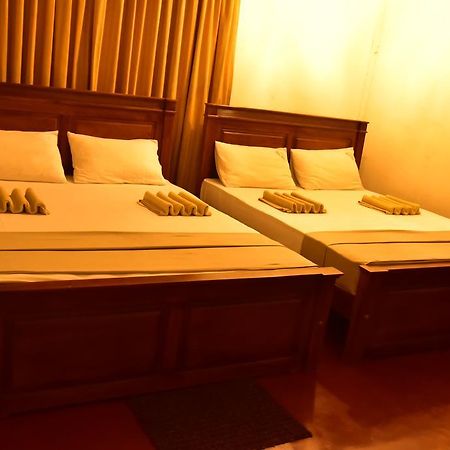 Yoho Mount Waves Otel Kolombo Dış mekan fotoğraf