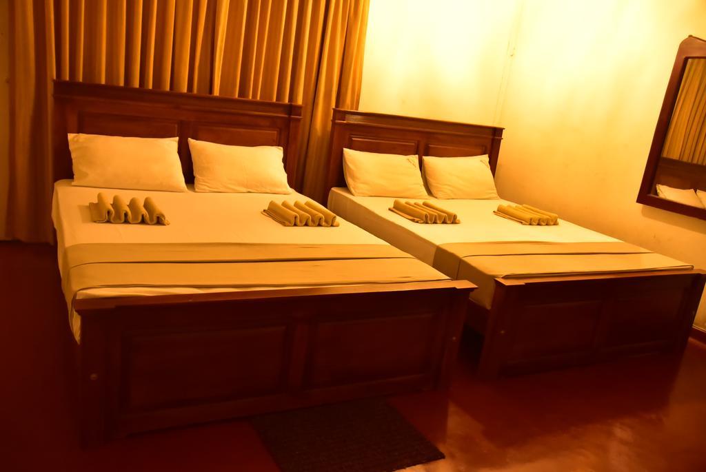 Yoho Mount Waves Otel Kolombo Dış mekan fotoğraf