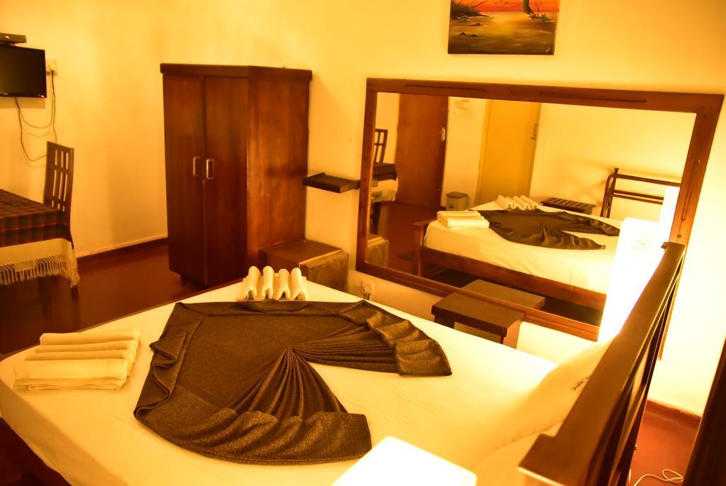 Yoho Mount Waves Otel Kolombo Dış mekan fotoğraf